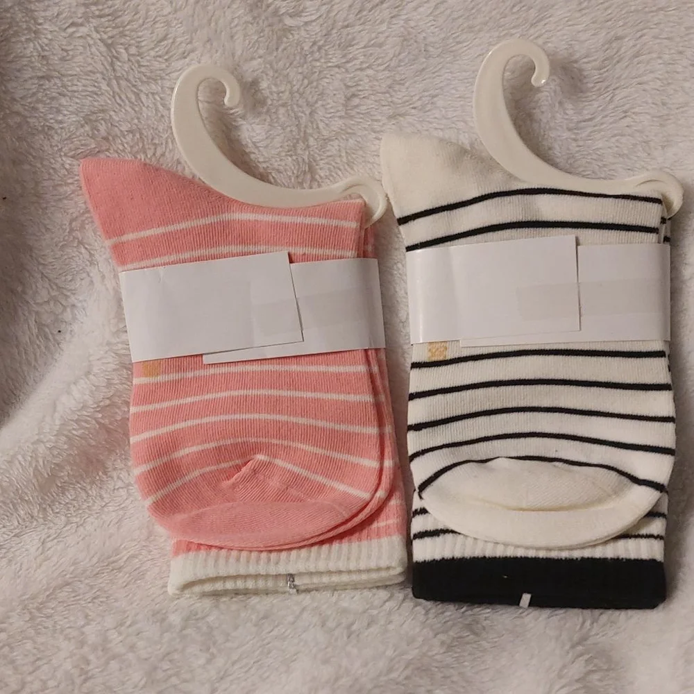 2 pairs of Striped Pink & White and Stiped Black & White socks women 7-9